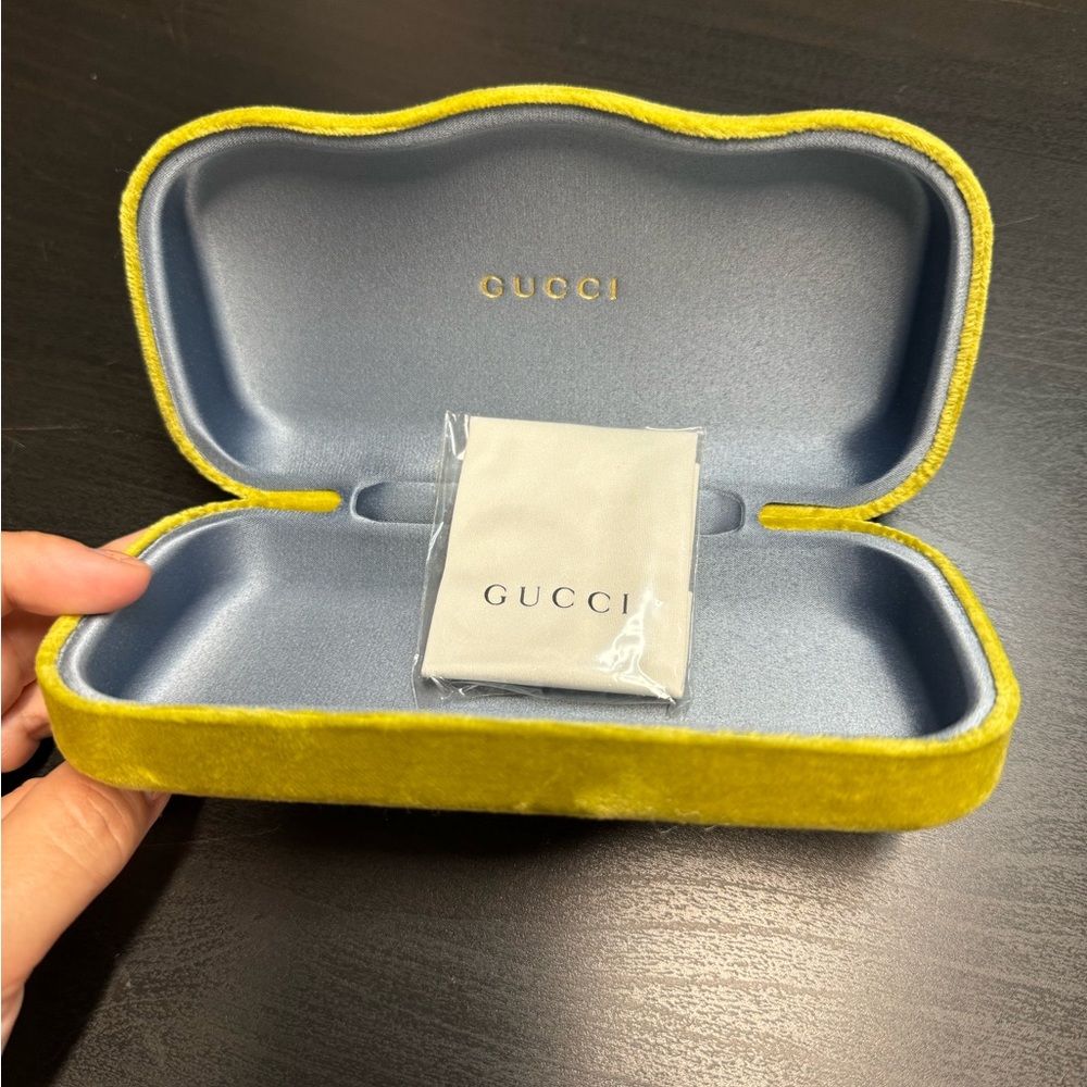 GUCCI green velvet glasses or sunglasses case